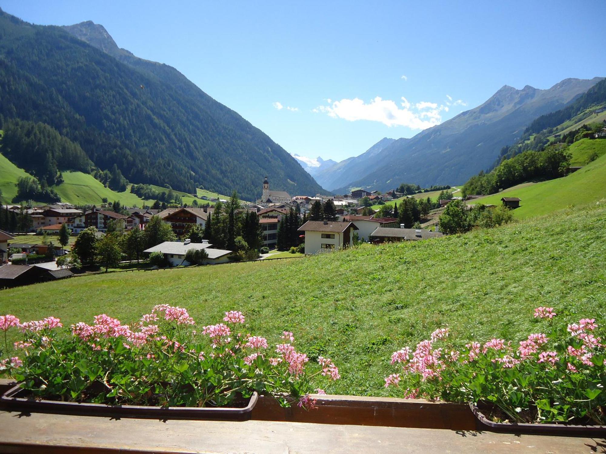 Josefinenhof Hotel Neustift im Stubaital Exterior photo